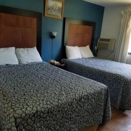 Tarragon Motel، فندق في Marinette