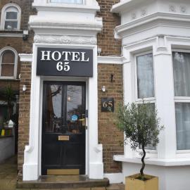 Hotel 65, hotel di London