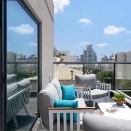 The Roof - By Sea Land Suites
