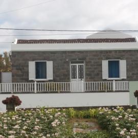 Casa Dos Mosteiros, hotel in Mosteiros