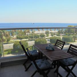 Kermia Court - Beach-front, modern 2 bedroom -sleeps 6