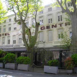 Hôtel Central, hotel u gradu Karkason