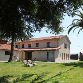 Casa Carmina Hostel, hotel u gradu Muros de Nalon
