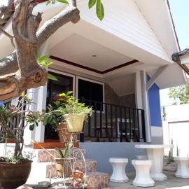 Poopreaw Koh Larn، فندق في كو لان