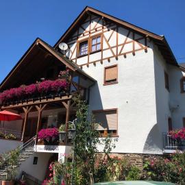 Haus Osterlämmchen, готель у місті Едіґер-Еллер