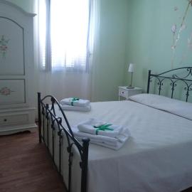 B&B Alòs, hotel i Sapri