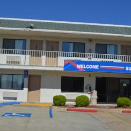 Super 7 Inn, hotel u gradu Bosijer Siti