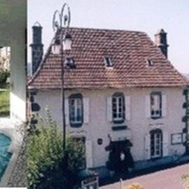 Auberge Hôtel de Tournemire - Cantal, hotell i Tournemire