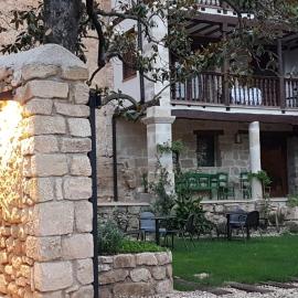 Lastias, hotel u gradu Valderobres