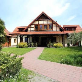 GOŚCINIEC GŁODOWO, hotel v destinaci Ruciane-Nida