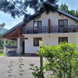 Galesic Apartments & Rooms, hotel in Korenica