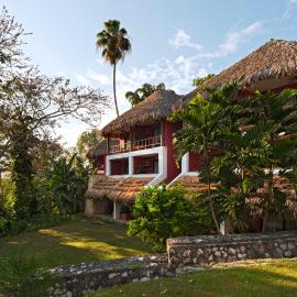 Camino Real Tikal‎, hotel sa El Remate
