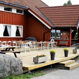 Camp Sjusjøen, hotel v mestu Mesnali