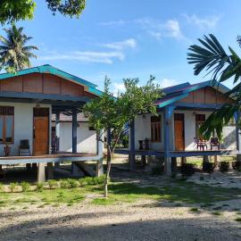 New Raya - Nias Beach Bungalows、Lagudriのホテル