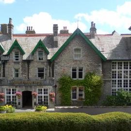 Cumbria Grand Hotel, מלון בגראנג' אובר סנדס