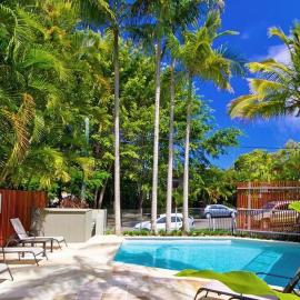 Naousa II, hotel in Noosa Heads