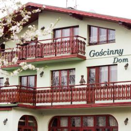 Gościnny Dom，烏斯特龍的飯店