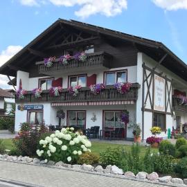 Gästehaus-Pension Keiss: Hopferau şehrinde bir otel