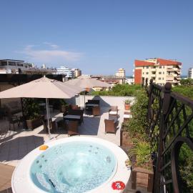 Hotel Naxos B&B, khách sạn ở Alba Adriatica