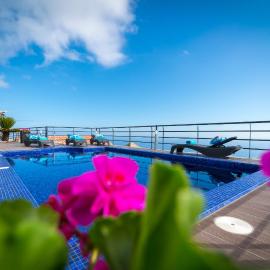 CASA LIRA Heated swiming, Sea View and Air Conditioning、アルコ・ダ・カリェタのホテル