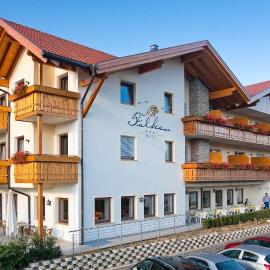 Hotel Falken, hotel em Falzes