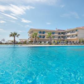 King Maron Beach Hotel & Spa, hotel di Marónia