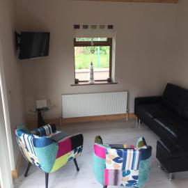 Reek View - Two Bedroom cottage, hotel in Westport