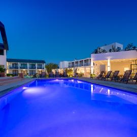 Aqua Bay, hotel sa Plános