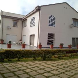 Sahamalaza, Hotel in Ivato