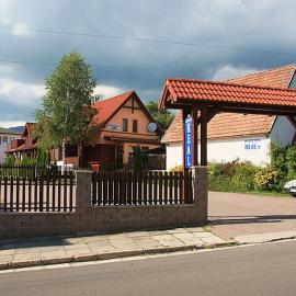 Penzion Real, hotel di Žiar