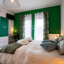Les villas du triangle - chambres d'hôtes, hotel in Nîmes