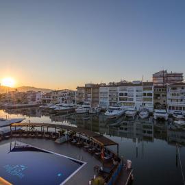 Hotel Port Salins by Pierre & Vacances, hotel v destinácii Empuriabrava