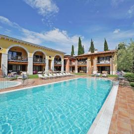 Appartamenti Corte Leonardo, hotel en Garda