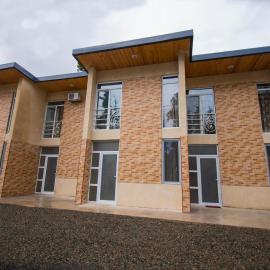 Cottages Babila: Ureki şehrinde bir otel