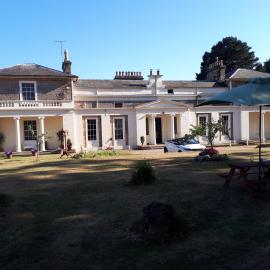 East Wing Apartment in Elgin, hotel Elginben