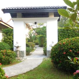 Holiday Village And Natural Garden Resort، فندق في شاطئ كارون