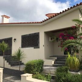 Holiday House, São Roque do Pico, hotel din Cais do Pico
