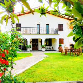 B&B Villa Incrocca، فندق في Cerreto dʼEsi