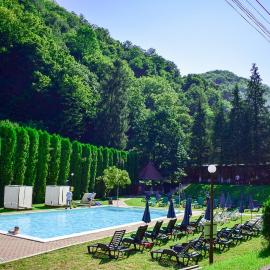 Valea lui Liman, hotel i Tomeşti