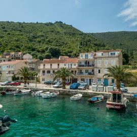 Divna Apartments and Rooms, hotel in Račišće
