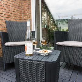 Moderne 70 qm Wohnung mit großer Dachterrasse, hotel a Kinheim