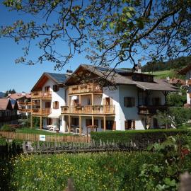 Haus Santner, hotell sihtkohas Völs am Schlern