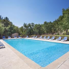Résidence Odalys La Bastide des Chênes, מלון בגורד