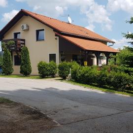 House Petra, hotel a Rakovica