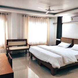 Prajapuri Hotel, Hotel in Thrissur