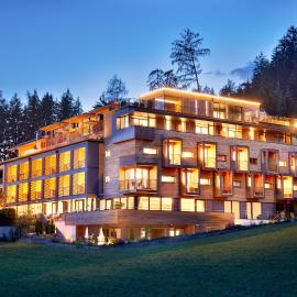 Naturhotel Die Waldruhe - Dolomites, hotel Chienesben