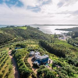Cable Bay Luxury Villa, hotel v mestu Oneroa