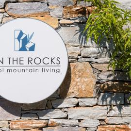 On The Rocks, Hotel in Theologos