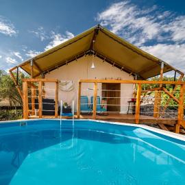 Krk glamping, hotelli kohteessa Krk