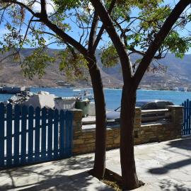 CLIO'S BEACH HOUSE - DELUXE BEACH FRONT PROPERTY, hotel a Órmos